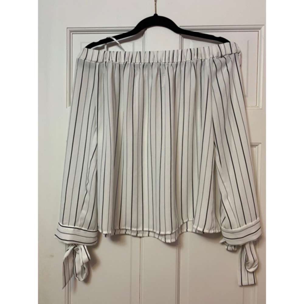 NWOT Off the Shoulder Top